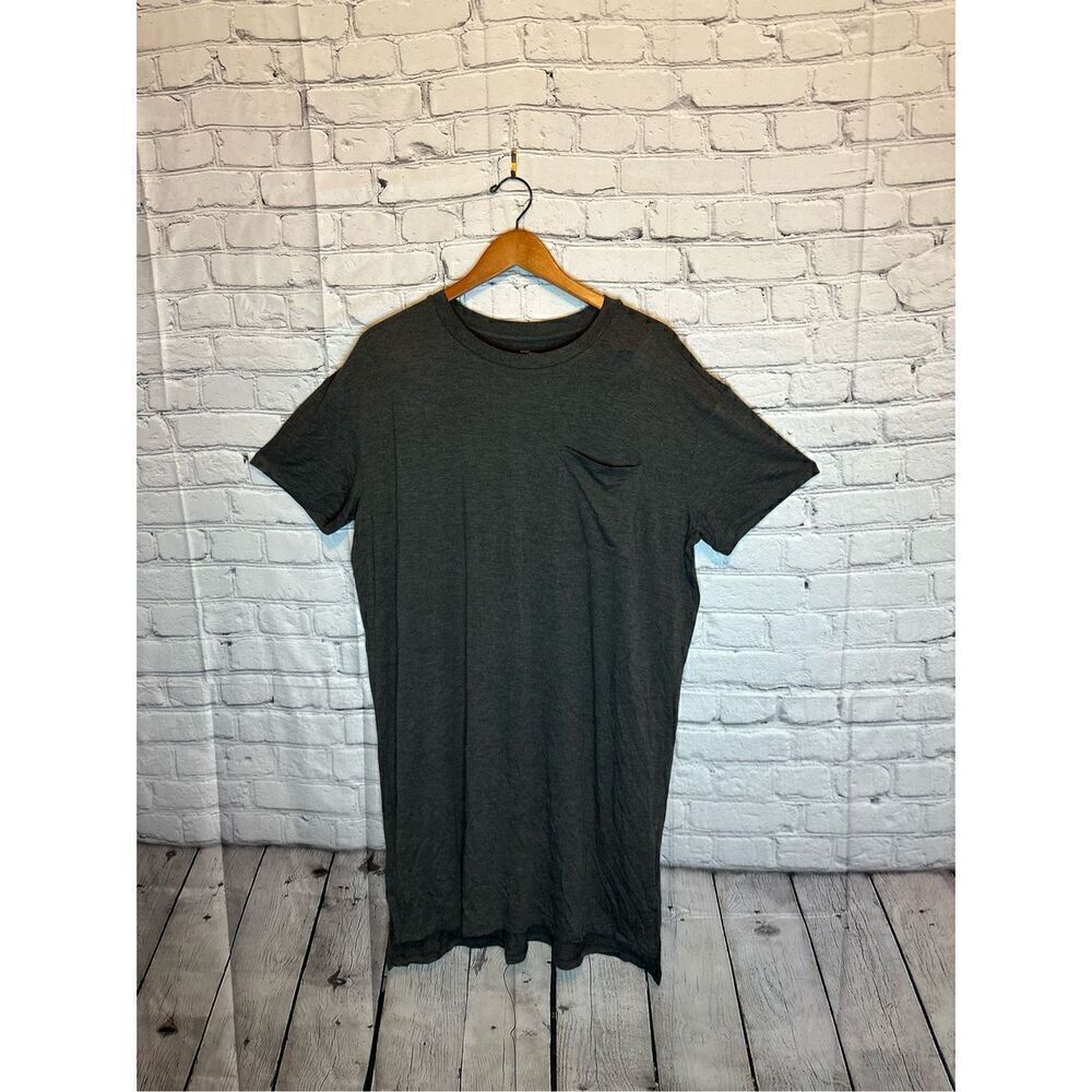 Amazon Essentials Women's Large Jersey Oversized-Fit Short-Sleeve Pocket T-Shirt